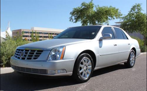 Cadillac DTS 2011 photo 4