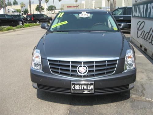 Cadillac DTS 2011 photo 1