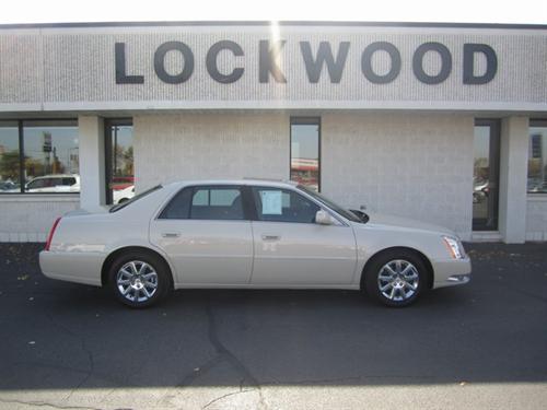 Cadillac DTS 2011 photo 2