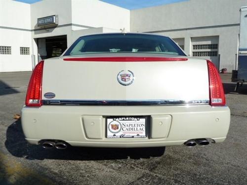 Cadillac DTS 2011 photo 3