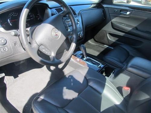 Cadillac DTS 2011 photo 2