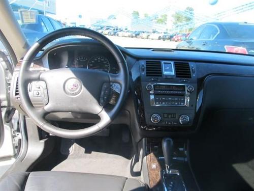 Cadillac DTS 2011 photo 4