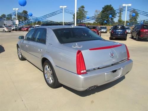 Cadillac DTS 2011 photo 5