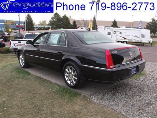 Cadillac DTS 2011 photo 4