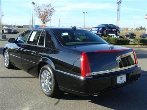 Cadillac DTS 2011 photo 4