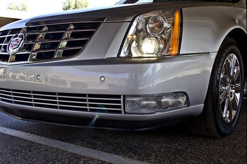 Cadillac DTS 2011 photo 1