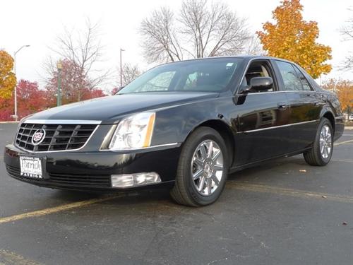 Cadillac DTS 2011 photo 1
