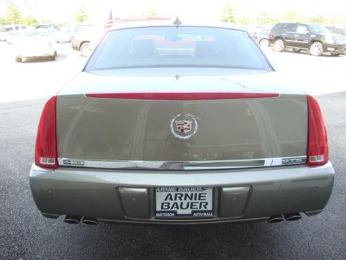 Cadillac DTS 2011 photo 3