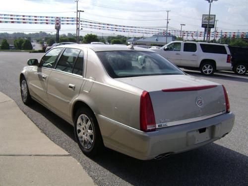 Cadillac DTS 2011 photo 3