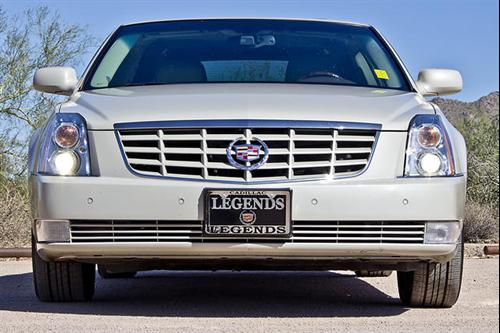 Cadillac DTS 2011 photo 2