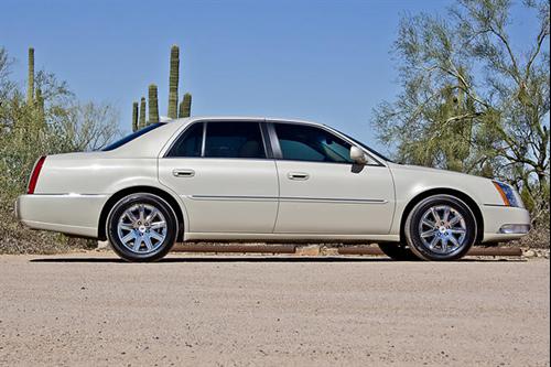 Cadillac DTS 2011 photo 5