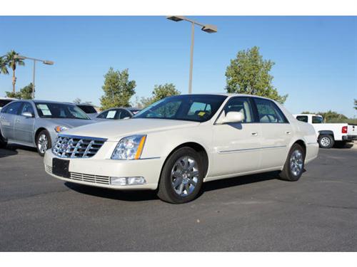 Cadillac DTS 2011 photo 2