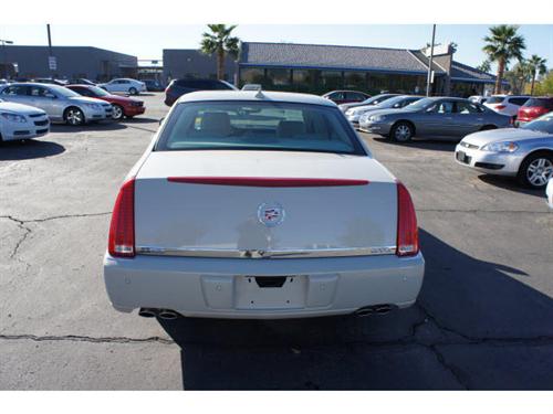 Cadillac DTS 2011 photo 5