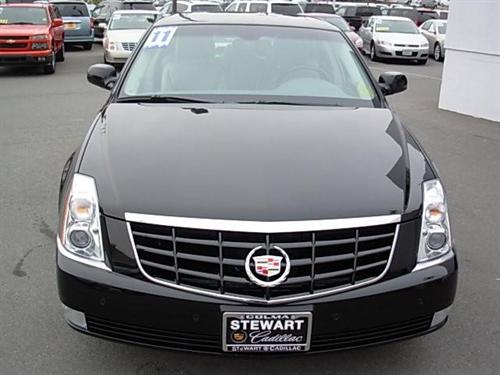 Cadillac DTS 2011 photo 2