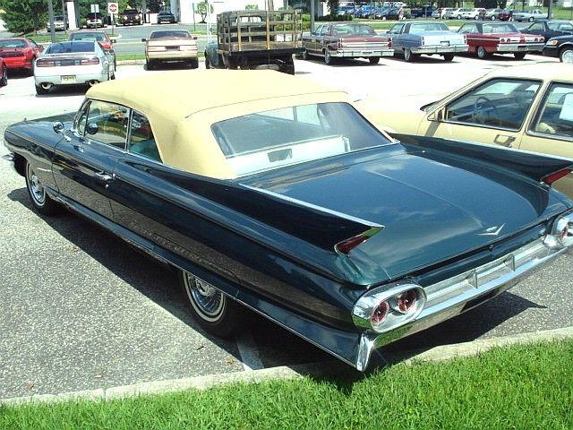 Cadillac Deville 1961 photo 1