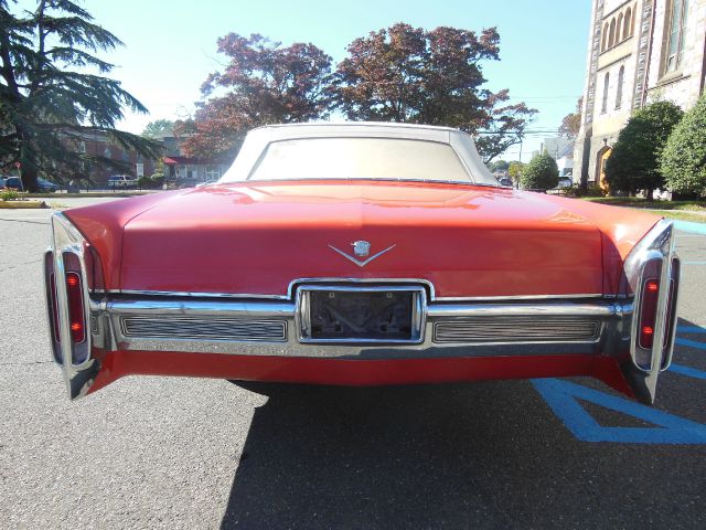 Cadillac Deville 1966 photo 0