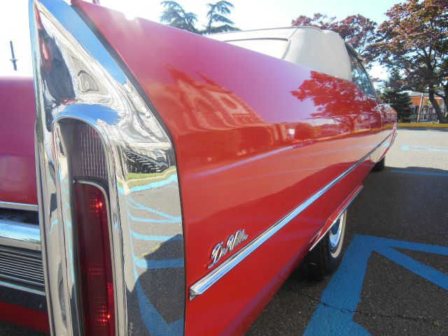 Cadillac Deville 1966 photo 4