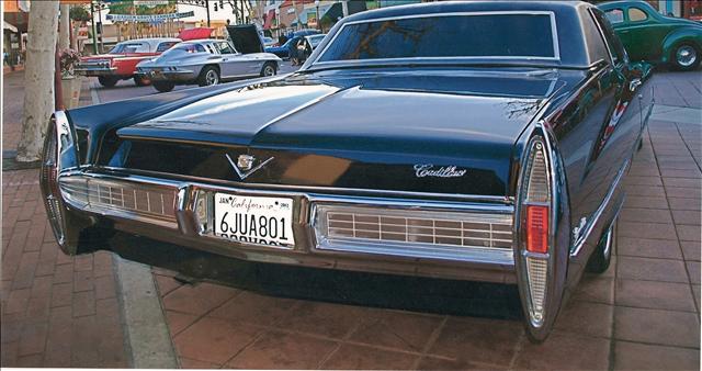 Cadillac Deville 1967 photo 2