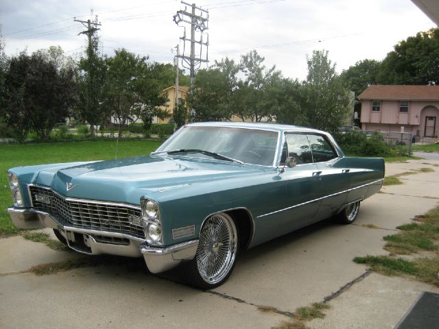 Cadillac Deville 1967 photo 1