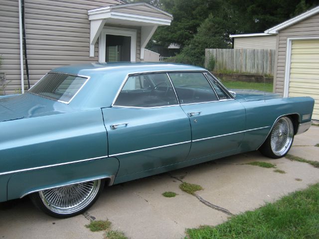 Cadillac Deville 1967 photo 3