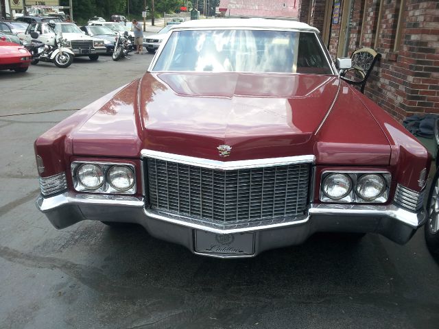 Cadillac Deville 1970 photo 1