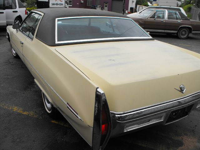 Cadillac Deville 1972 photo 2