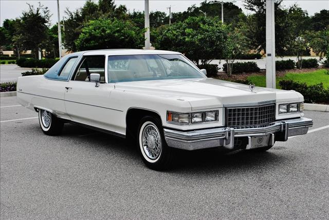 Cadillac Deville 1976 photo 1