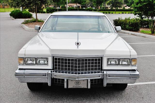 Cadillac Deville 1976 photo 3