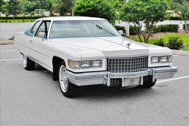 Cadillac Deville 1976 photo 4