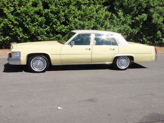 Cadillac Deville 1977 photo 2