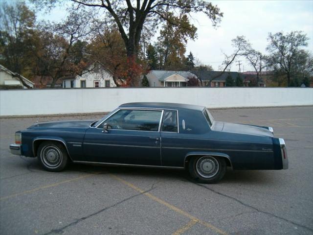Cadillac Deville 1983 photo 1