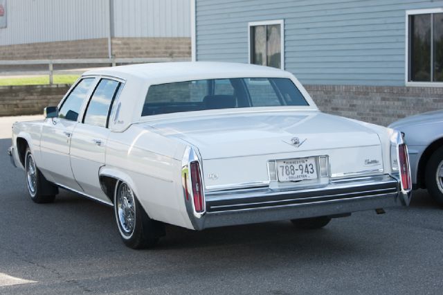 Cadillac Deville 1984 photo 1