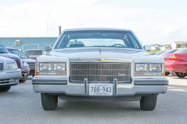 Cadillac Deville 1984 photo 3