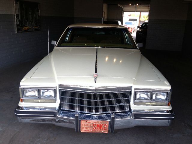 Cadillac Deville 1984 photo 0