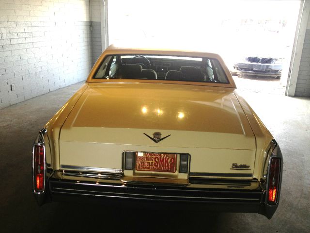 Cadillac Deville 1984 photo 2