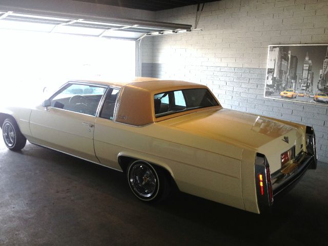 Cadillac Deville 1984 photo 3