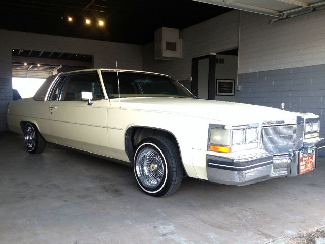 Cadillac Deville 1984 photo 4