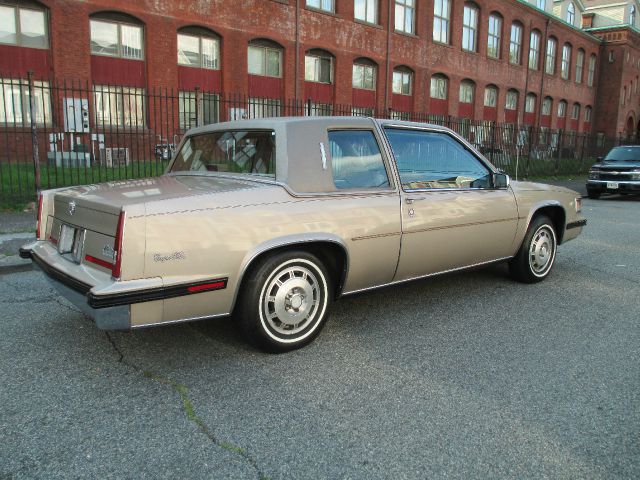 Cadillac Deville 1985 photo 1