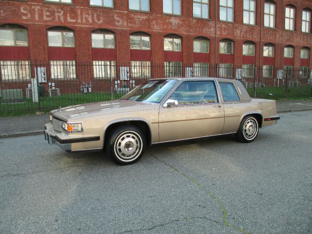 Cadillac Deville 1985 photo 4