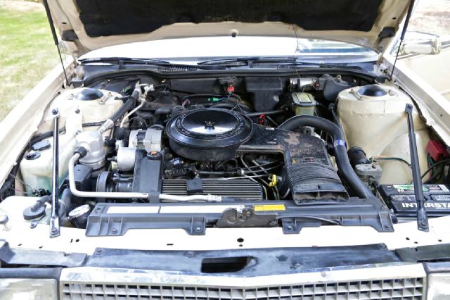 Cadillac Deville 1987 photo 1