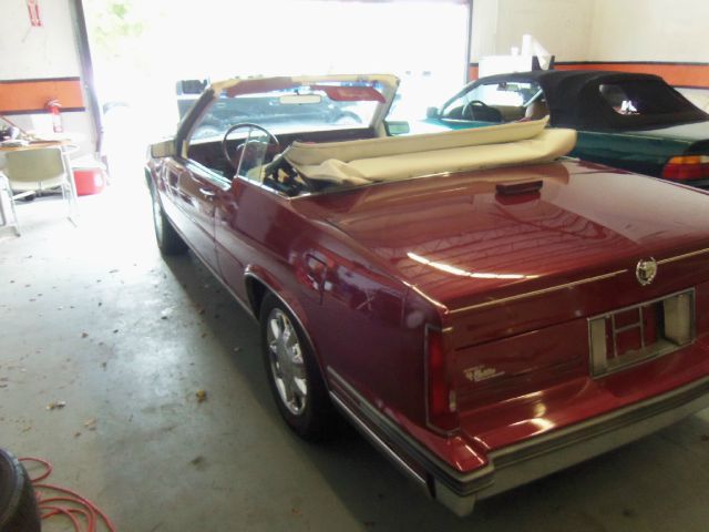 Cadillac Deville 1987 photo 2