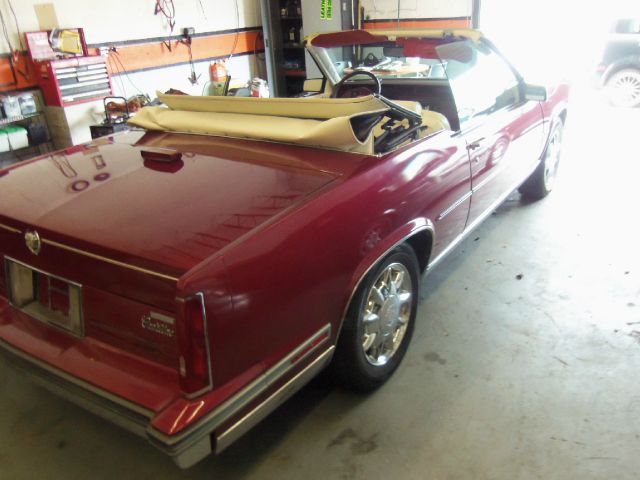 Cadillac Deville 1987 photo 3