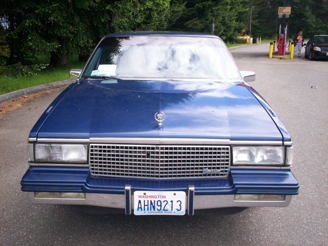 Cadillac Deville 1988 photo 3
