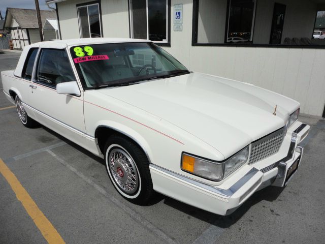 Cadillac Deville 1989 photo 1