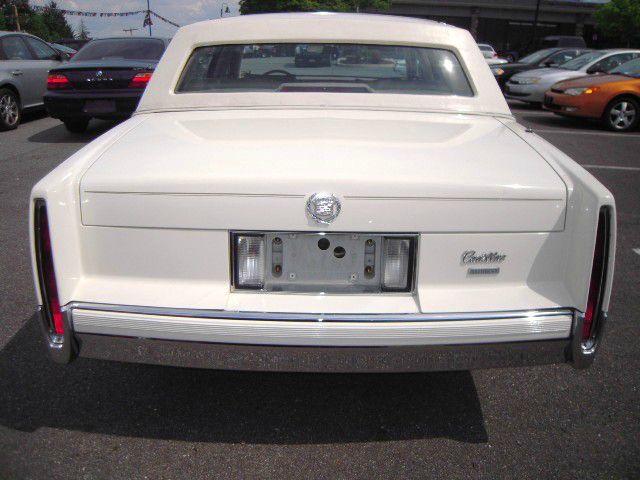Cadillac Deville 1989 photo 2