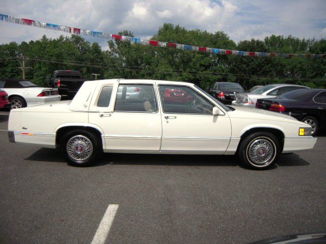 Cadillac Deville 1989 photo 3