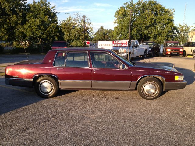 Cadillac Deville 1989 photo 1