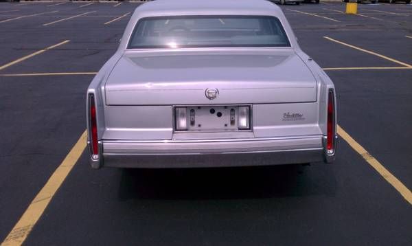 Cadillac Deville 1990 photo 2