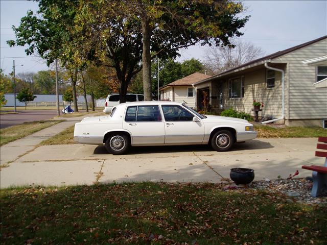 Cadillac Deville 1990 photo 1