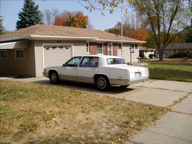Cadillac Deville 1990 photo 2